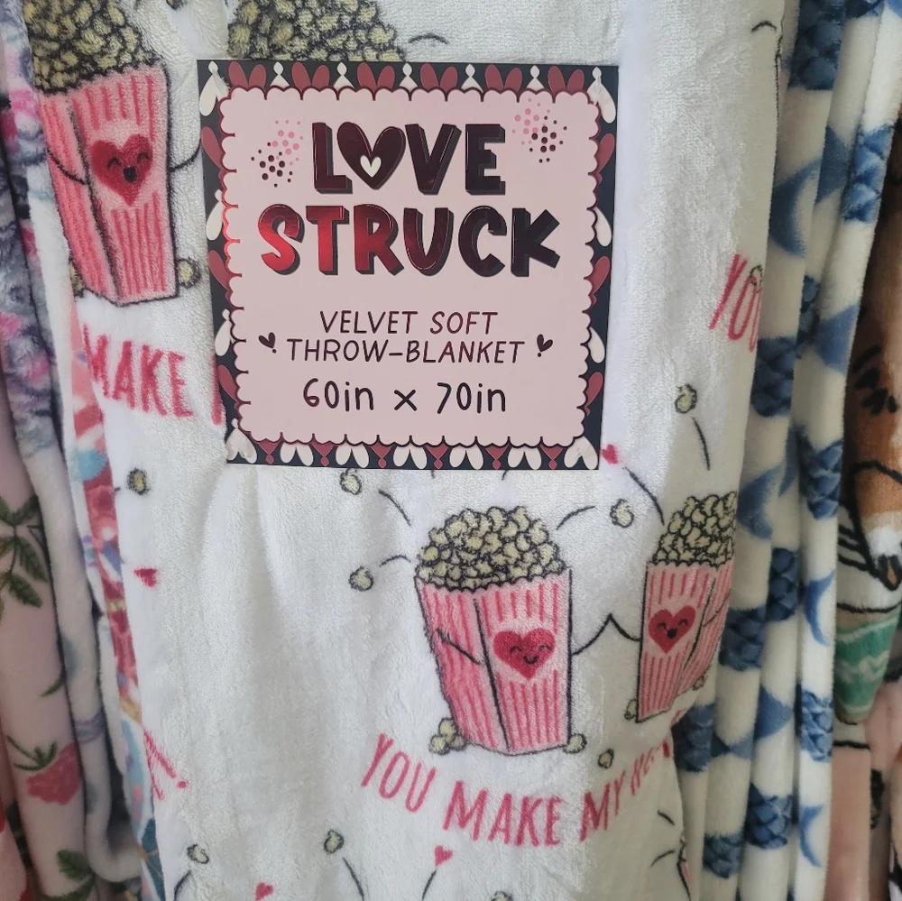 Oversized Plush Throw Blanket 60x70 Valentines Popcorn Movie Night Love Struck